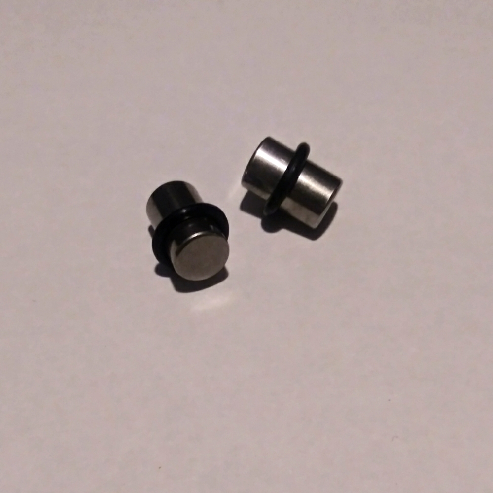 Hot Topic Stainless Steel Ear Plugs + Gaskets - size 0/9.25mm or 1/3“